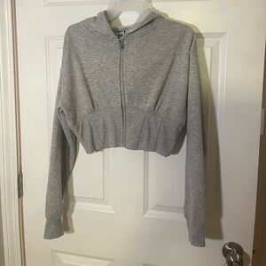 The brand is sommer ray, size small, grey, cropped